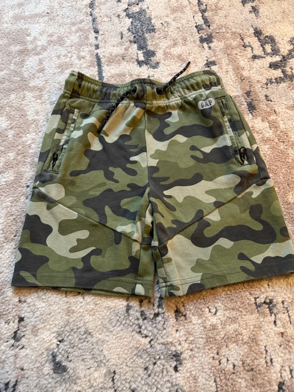 GAP Kids size small 6-7 Camo Drawstring Shorts - Olive Green